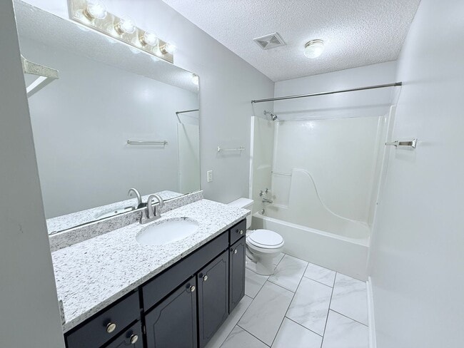 Building Photo - 1006 Creekside Pl