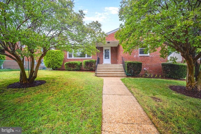 Primary Photo - 4609 22nd Ave