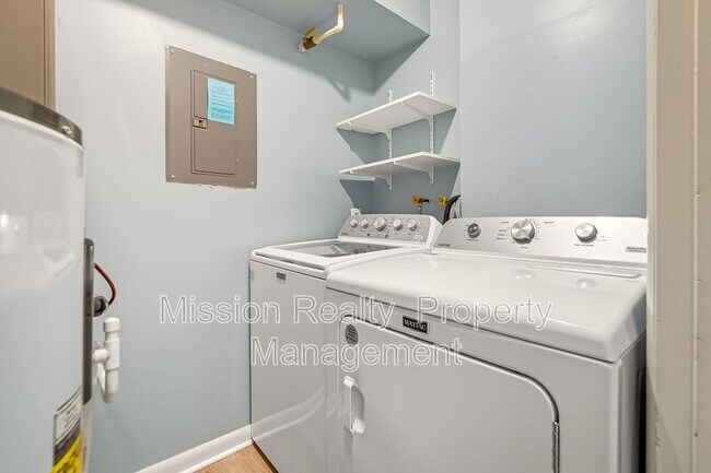 Building Photo - 2104 Turtle Run Dr