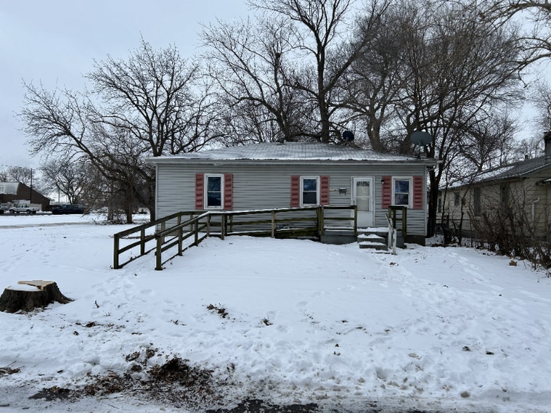 Building Photo - 1779 E Hickory St