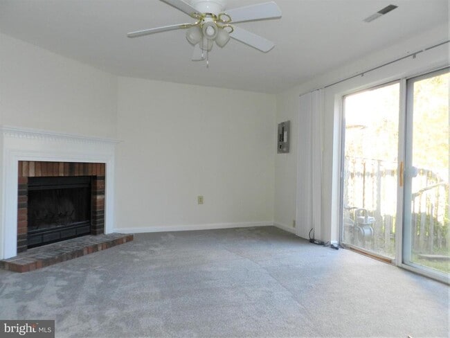 Building Photo - 304 Pinnacle Dr