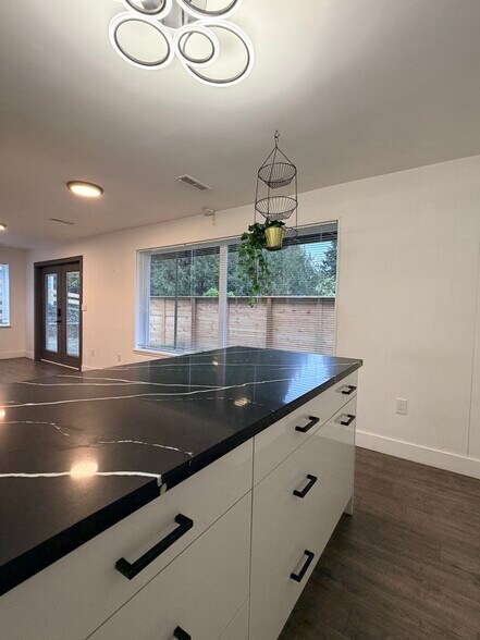 Building Photo - 16304 47th Pl S