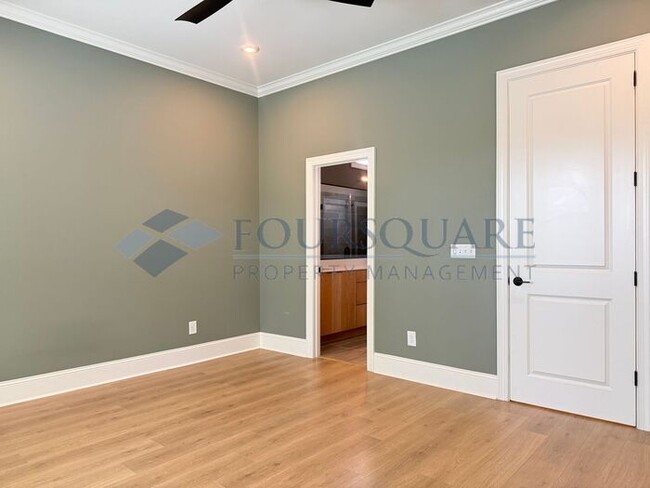 Building Photo - Beautiful  3-Bedroom Home with Loft, Screened Deck & Fenced Backyard – Convenient to Duke Univers...