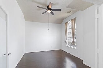 Building Photo - 23307 W Pine Ivy Ln
