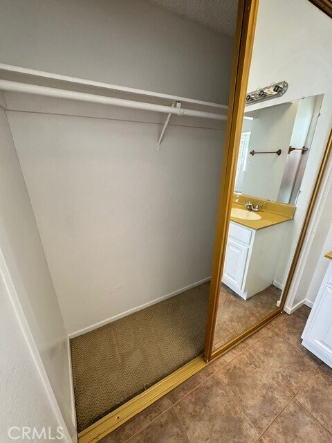 Building Photo - 5139 Independence Ct