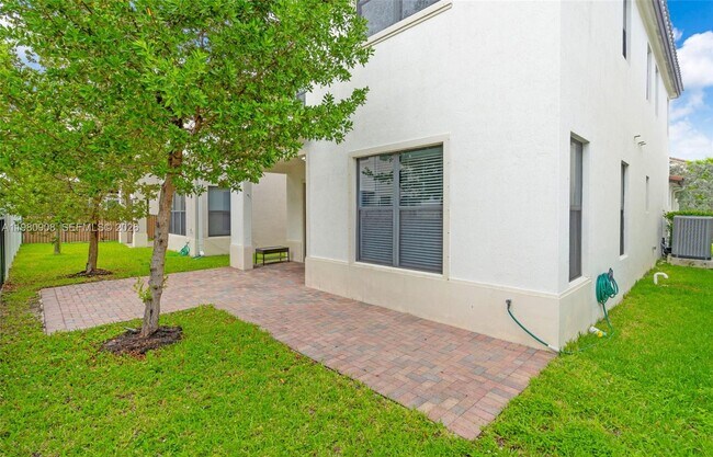 Building Photo - 3274 W 96 Pl