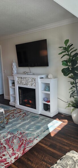 Building Photo - 1830 Robalo Dr