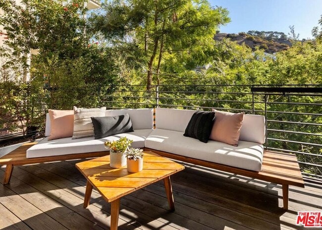 Building Photo - 2500 Zorada Dr