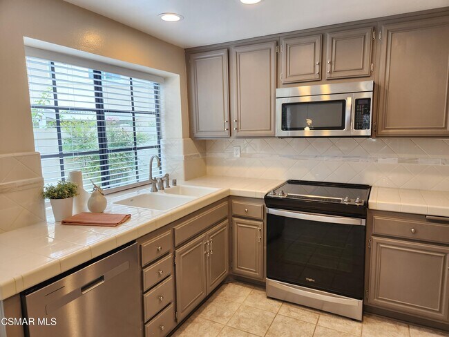 Building Photo - 3004 Shadow Brook Ln