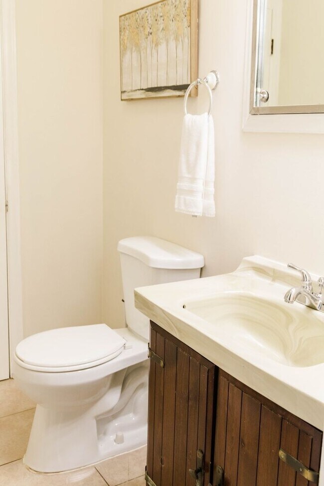 Building Photo - FULLY FURNISHED - Charming 3BR House in Arden