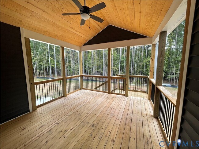Building Photo - 2948 Pineview Dr