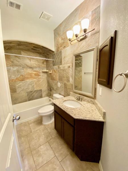 Building Photo - 2233 Amber Point Pl