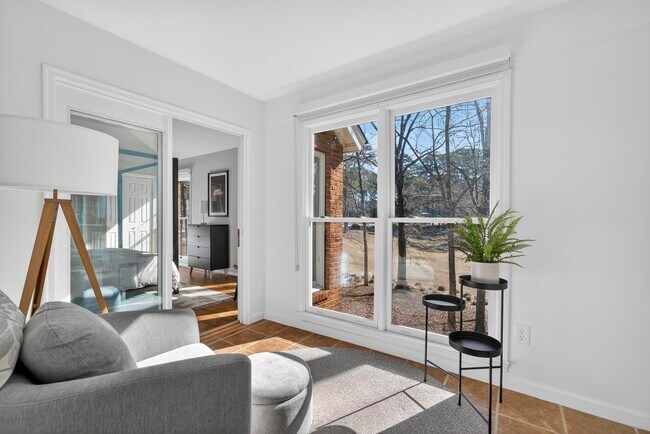 Building Photo - 1002 Cupp Ln