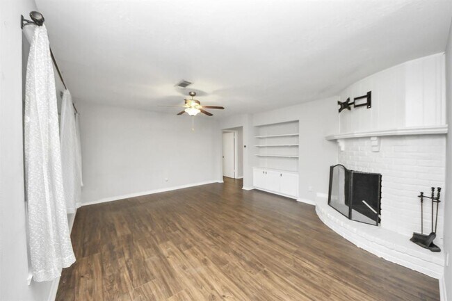 Building Photo - 15135 Chipman Ln.