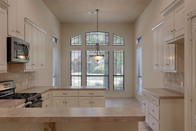 Building Photo - 12460 Lyra Dr