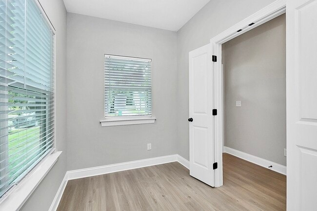 Building Photo - 2730 Catalina Ave