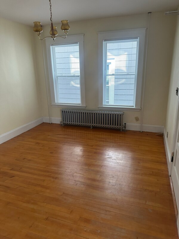 Building Photo - 213 Pine St