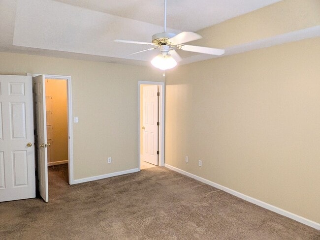 Building Photo - 407 Flowing Creek Dr