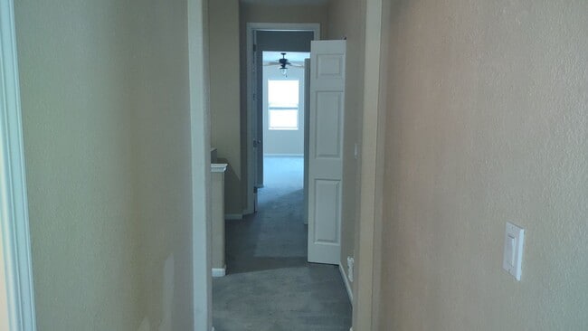 Building Photo - 8450 Crystal Walk Cir