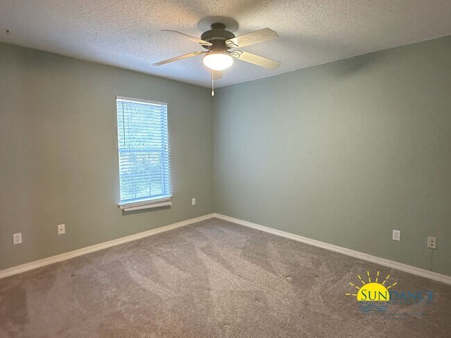 Building Photo - 2817 Bay Club Dr