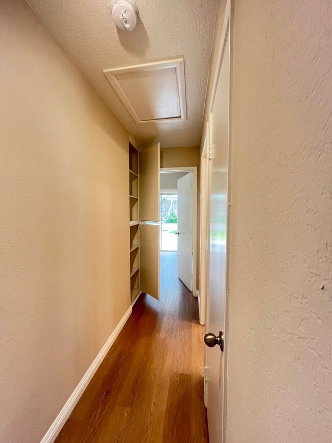 Building Photo - RECENTLY REFURBISHED  SINGLE STORY HOUSE W...