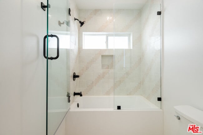 Building Photo - 6763 Lexington Ave