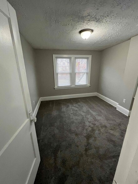 Building Photo - 914 Whittier Ave