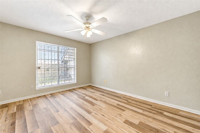 Building Photo - 6606 De Moss Dr