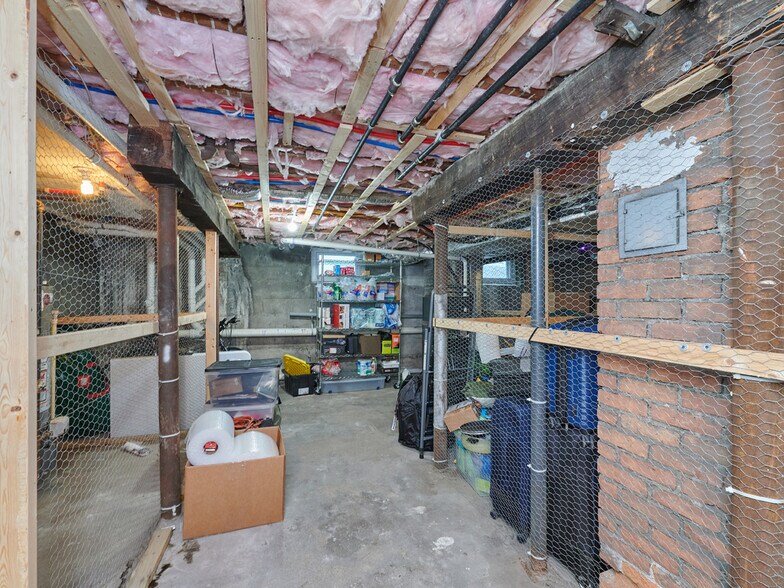 Building Photo - 543 Hyde Park Ave