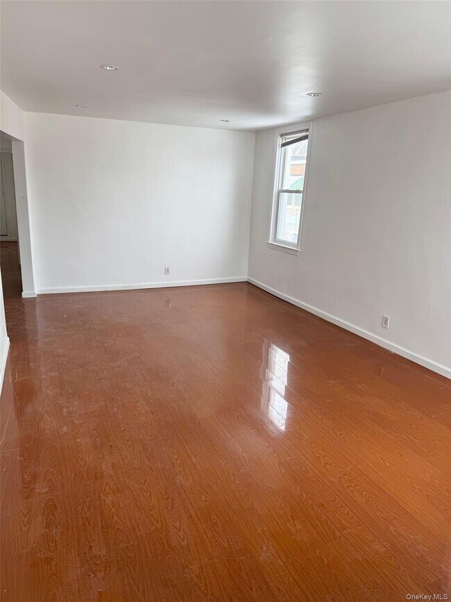 Building Photo - 87-62 Little Neck Pkwy