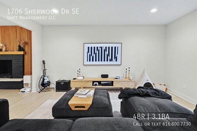 Building Photo - 1706 Sherwood Ave SE