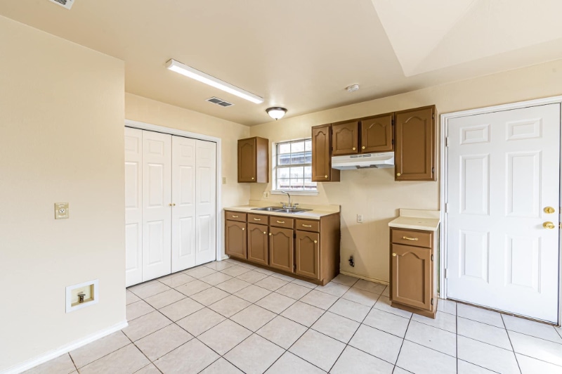 Building Photo - 604 Gage Loop