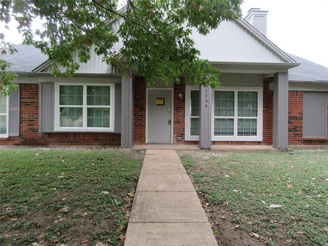 Primary Photo - 2209 Merrimac Ln