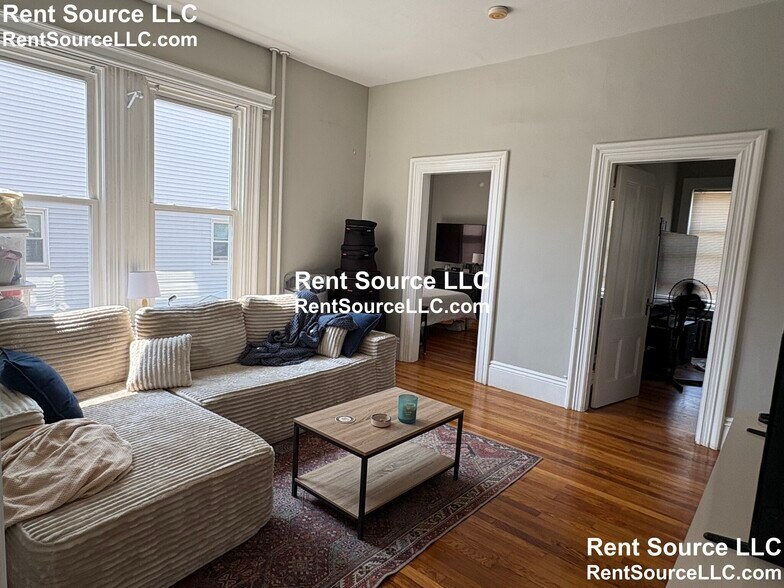 Building Photo - 271 Highland Ave