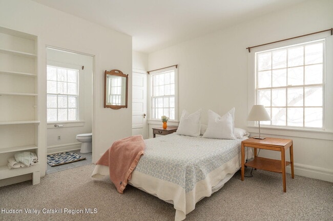 Building Photo - 56 Willowdale Farm Rd