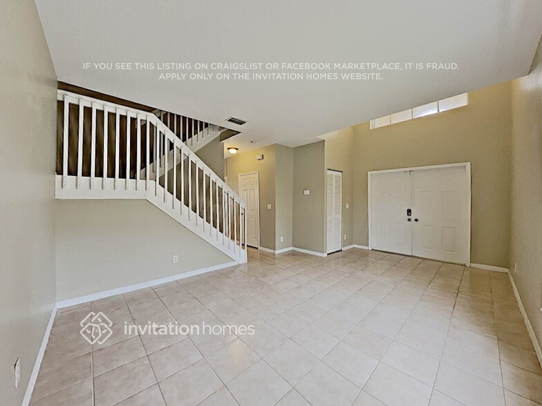 Building Photo - 1382 SW 106th Ave
