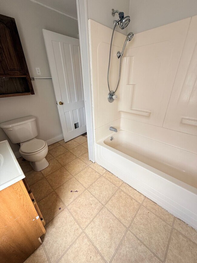 Building Photo - 45 South Ave