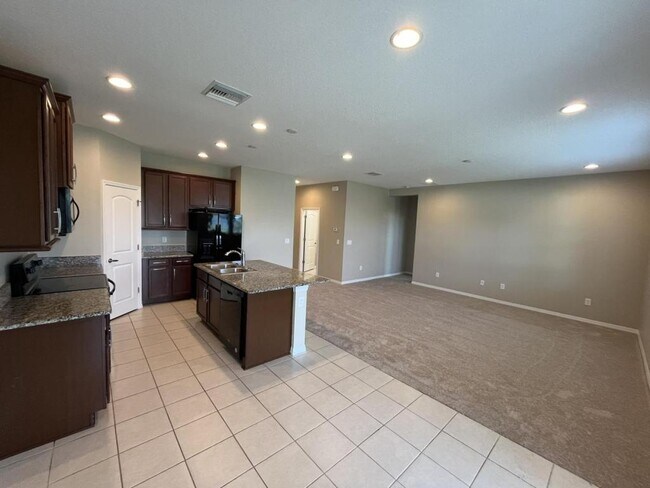 Building Photo - 12119 Ledbury Commons Dr