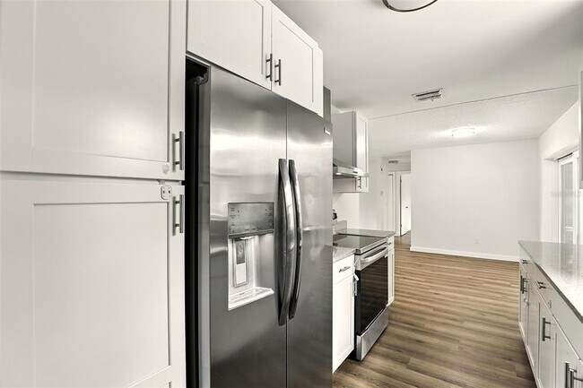 Building Photo - 102 Ventura Dr