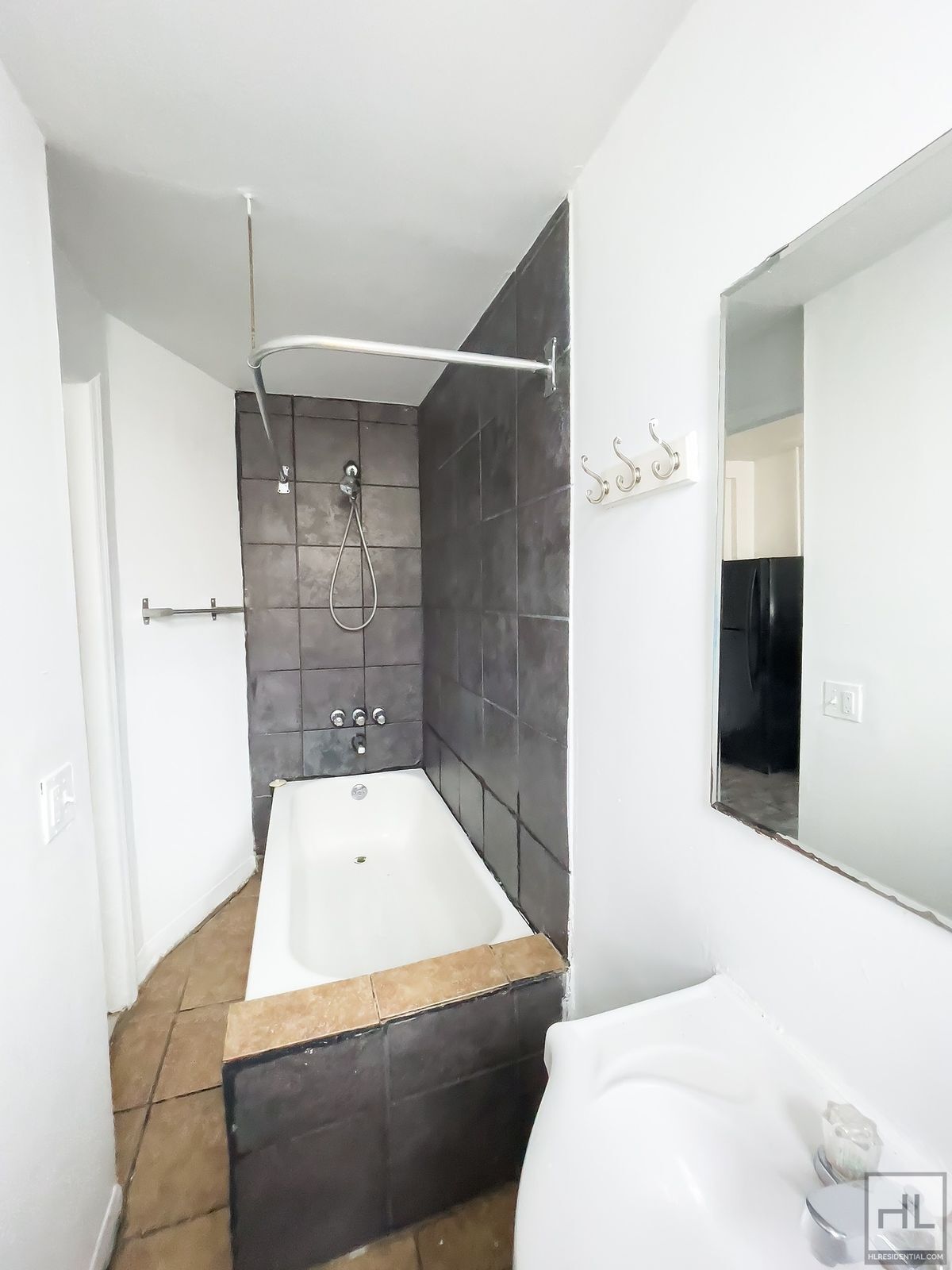 Building Photo - Classic Bushwick Floor-through 2-Bed 1-Bed / Maria Hernandez Park