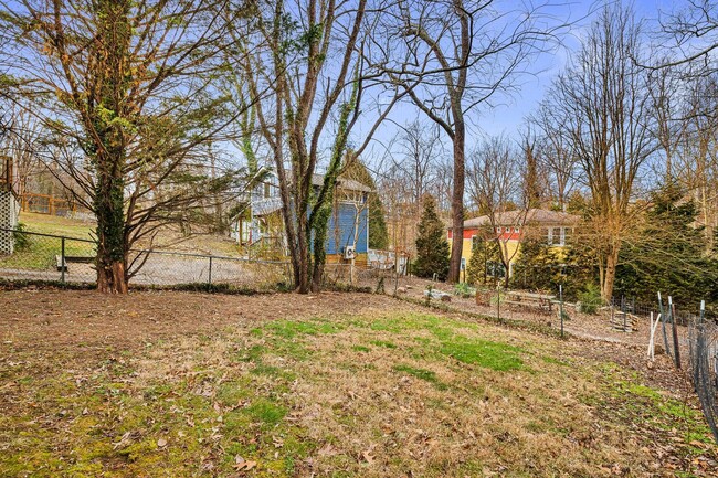 Building Photo - Cozy West Asheville 2-Bedroom Near Haywood...