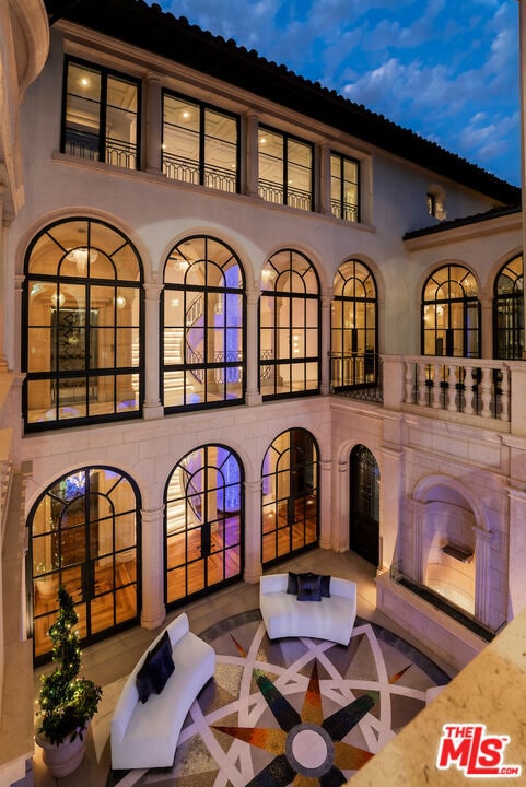 Building Photo - 6 Mystique