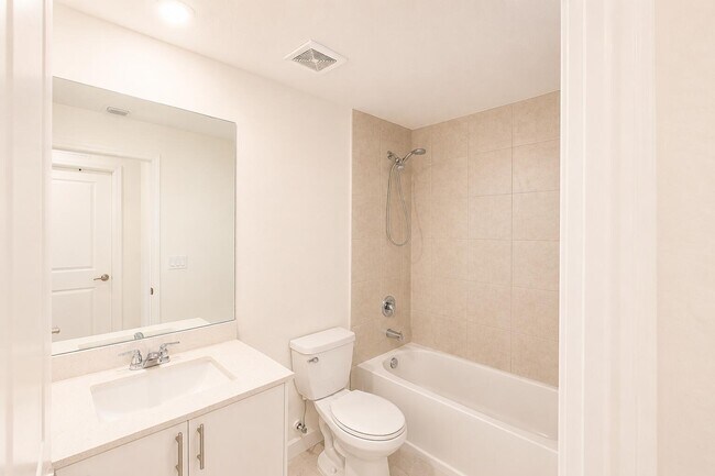 Building Photo - 5085 SW 37th St
