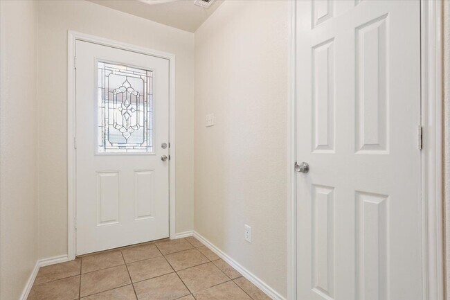 Building Photo - 4524 Canyon Ridge Dr