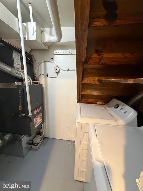 Building Photo - 2004 Kelmore Rd