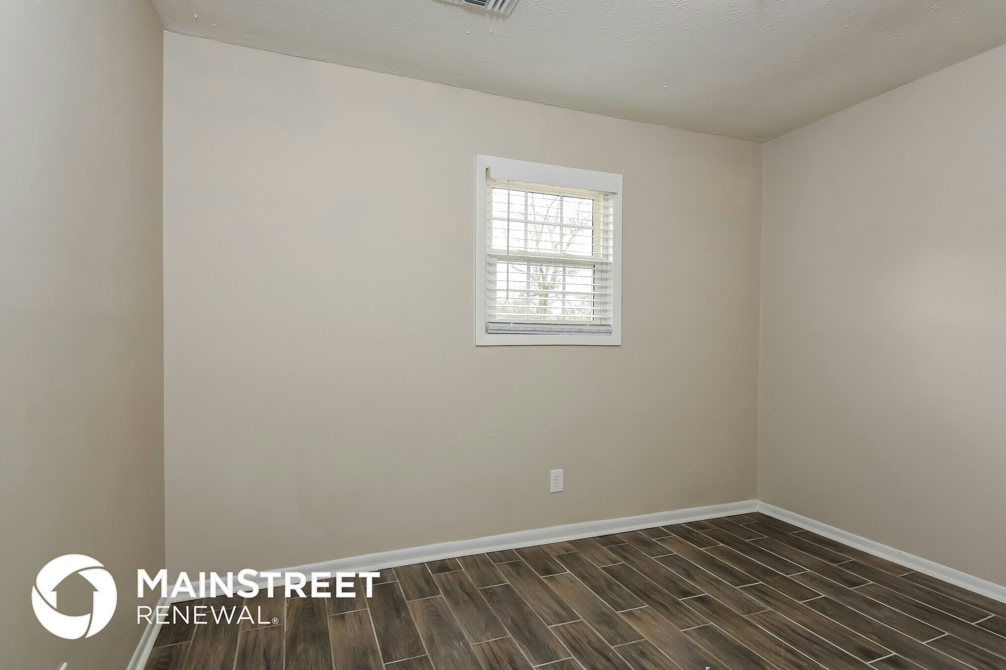 Building Photo - 3715 Meadowview Dr