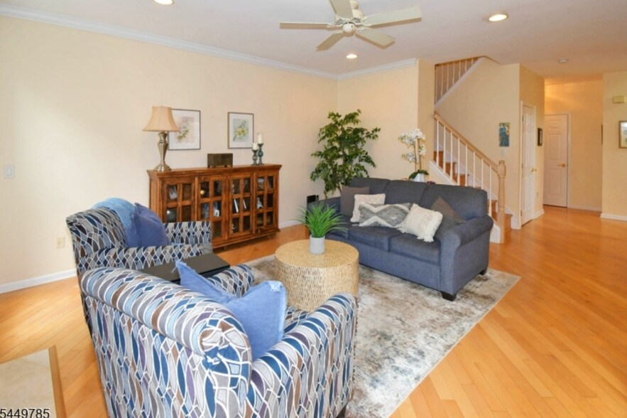 Building Photo - 253 Patriot Hill Dr