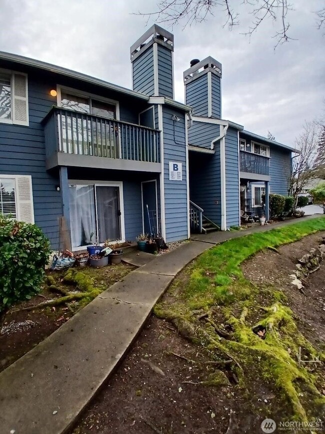 Building Photo - 16817 Larch Way