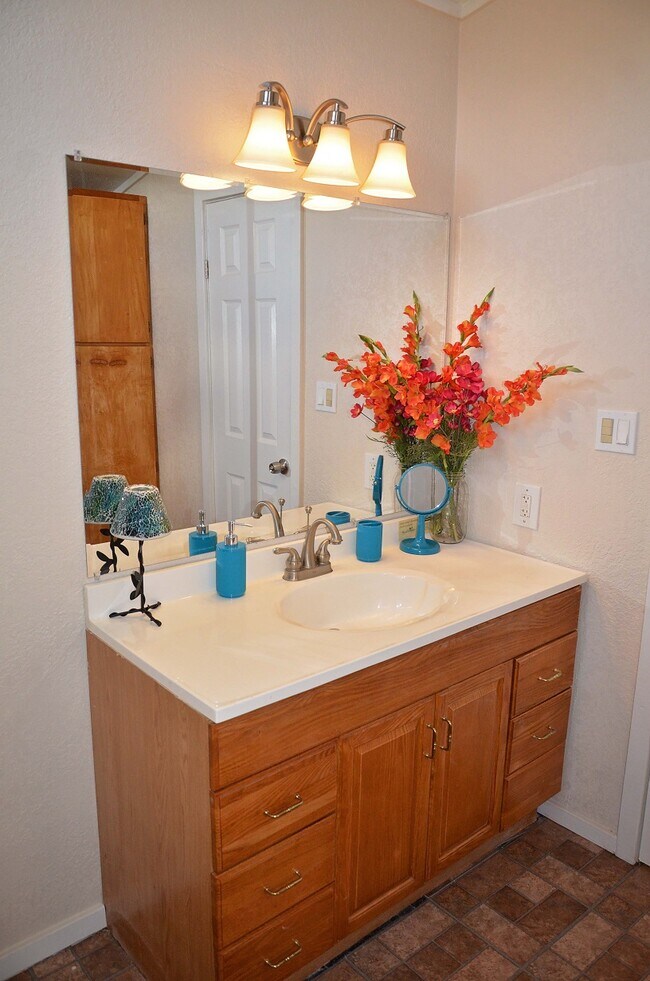 Building Photo - 10512 County Road 1020