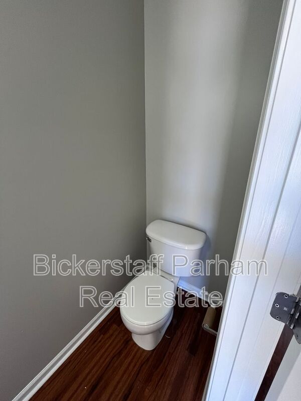 Building Photo - 410 26th Ct